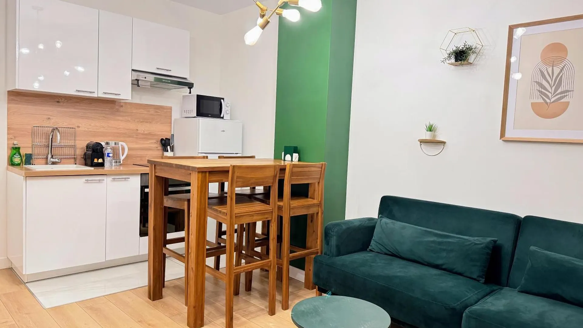 Le Vertueux - Cdg - Parking - Confort - Wifi Louvres 0*,  France