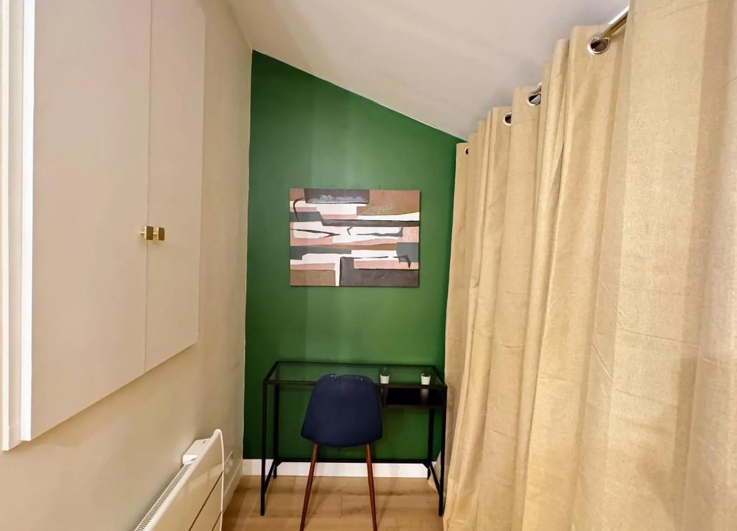 Le Vertueux - Cdg - Parking - Confort - Wifi Louvres 0*,  France